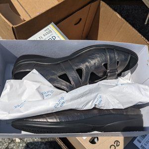 Brand new Durea "Diana" shoes